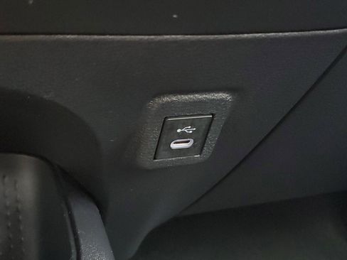 Used 2025 Toyota Corolla LE image 28