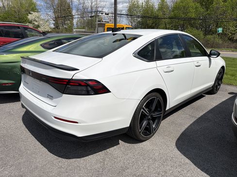 Used 2023 Honda Accord Sport image 7