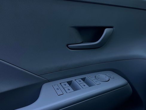 Used 2025 Hyundai Kona SEL image 21