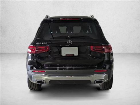 Certified 2025 Mercedes-Benz GLB 250 image 9