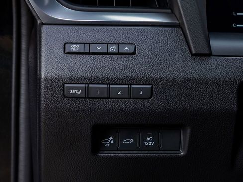 Used 2024 Lexus GX 550 AWD/4WD image 22