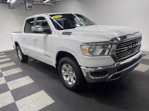 Used 2024 RAM 1500 Laramie AWD/4WD image 5