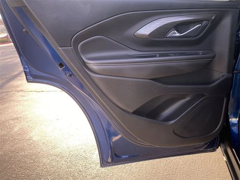 Used 2023 GMC Terrain SLT image 33