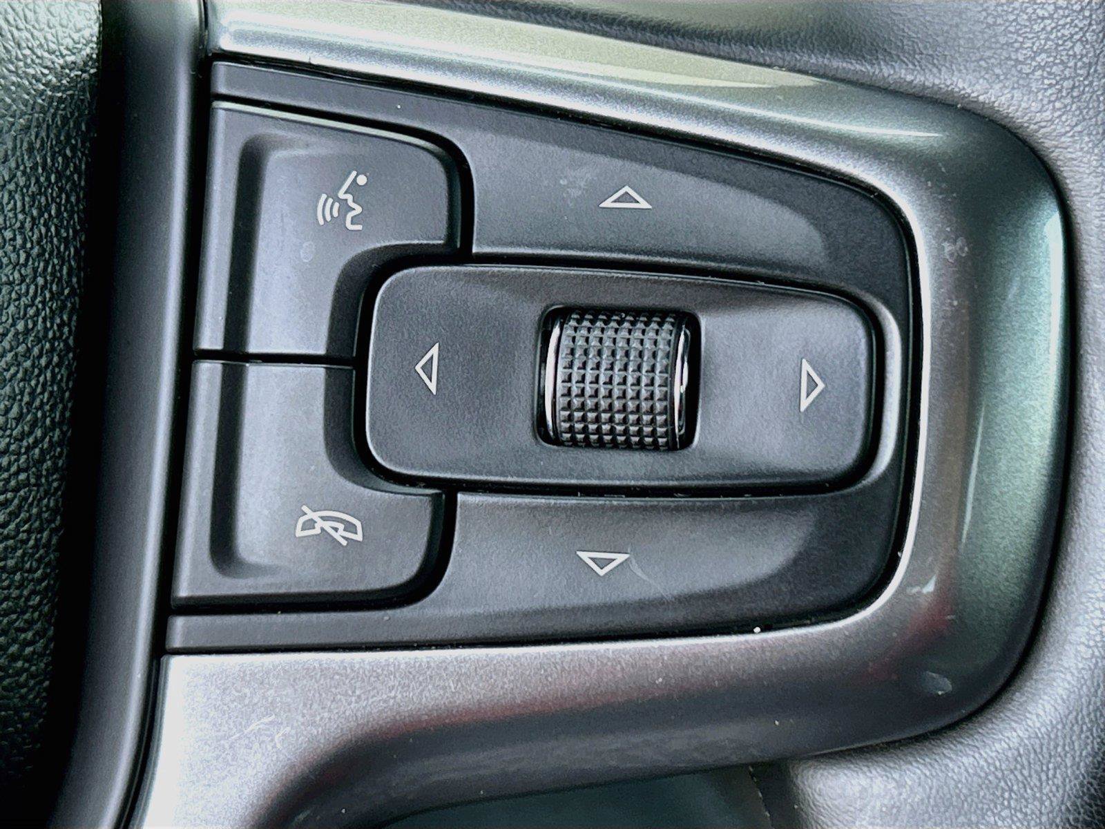 Used 2025 Chevrolet Silverado 1500 LT AWD/4WD image 37