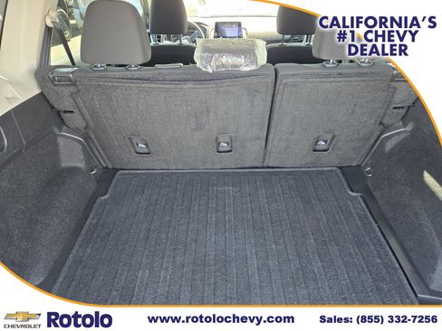 Used 2025 Nissan Rogue S image 14