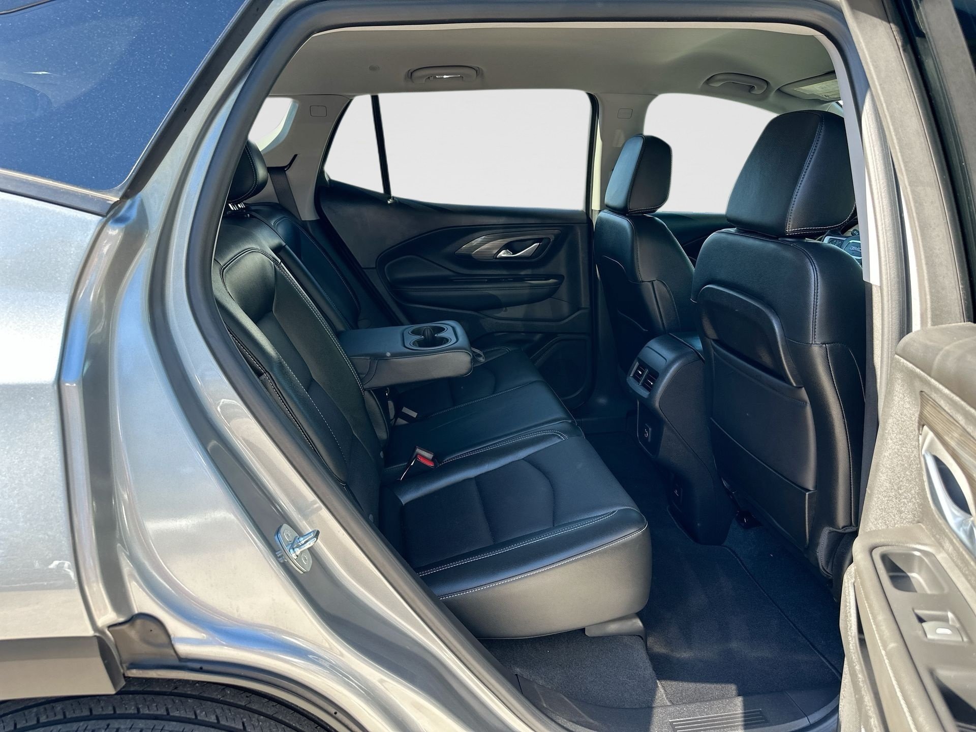 Used 2023 GMC Terrain SLT w/ Elevation Edition FWD image 26