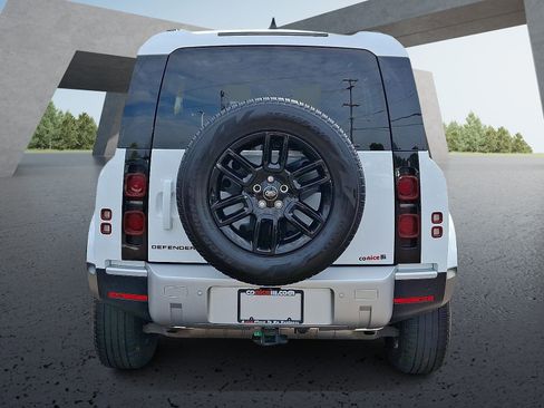 Used 2024 Land Rover Defender 90 S image 5