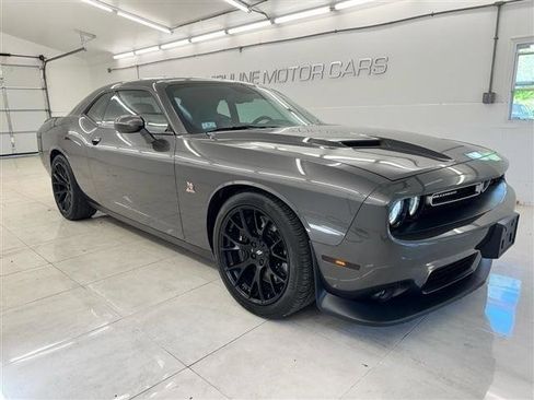 Used 2018 Dodge Challenger R/T Scat Pack w/ Dynamics Package RWD image 3
