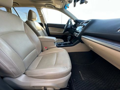 Used 2017 Subaru Outback 2.5i Limited image 17
