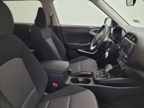 Used 2025 Kia Soul LX image 21