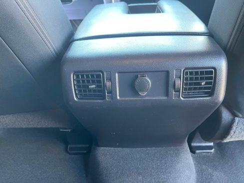 Used 2016 Toyota Tundra SR5 image 16