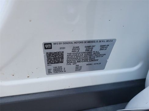 Used 2024 GMC Terrain SLE w/ Driver Convenience Package image 19