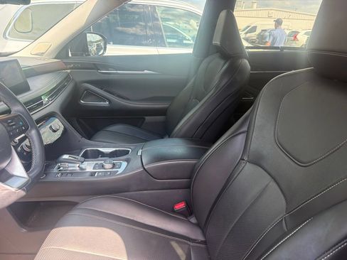 Used 2023 INFINITI QX60 Sensory w/ Vision Package AWD/4WD image 2