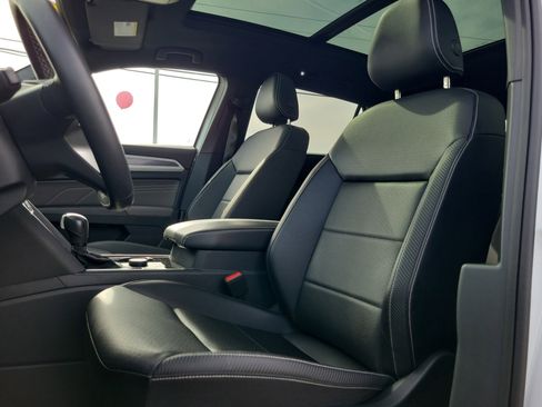 Used 2023 Volkswagen Atlas Cross Sport SEL image 22