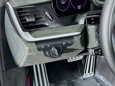 New 2023 Porsche 911 Dakar image 11