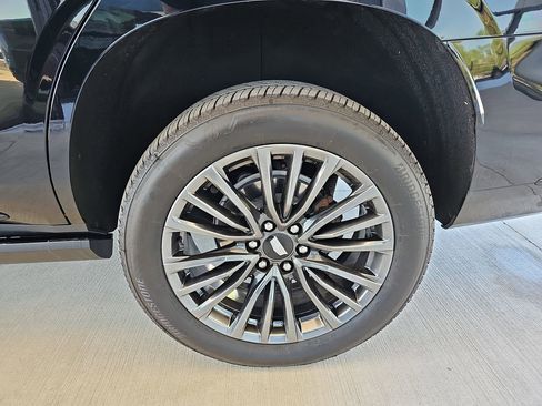 Certified 2025 Cadillac Escalade Sport Platinum AWD/4WD image 34
