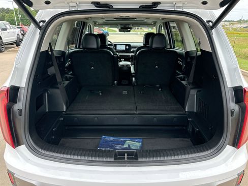 Used 2025 Kia Telluride S FWD image 22