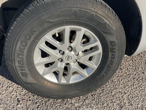 Used 2017 Nissan Frontier SV image 27