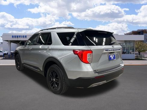 Used 2022 Ford Explorer XLT w/ Equipment Group 202A AWD/4WD image 5