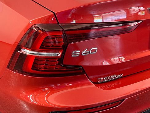 Used 2023 Volvo S60 B5 Core AWD/4WD image 36
