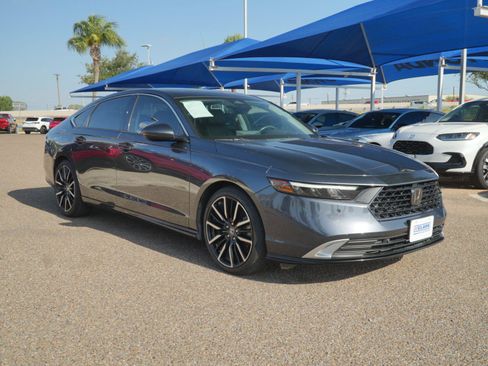 Used 2023 Honda Accord Touring image 3