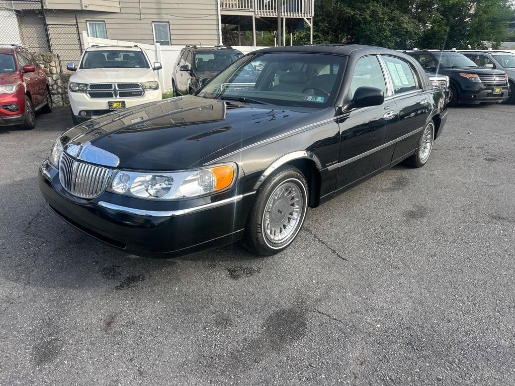 Used 2002 Lincoln Town Car Cartier RWD image 17