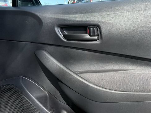 Used 2025 Toyota Corolla LE FWD image 27