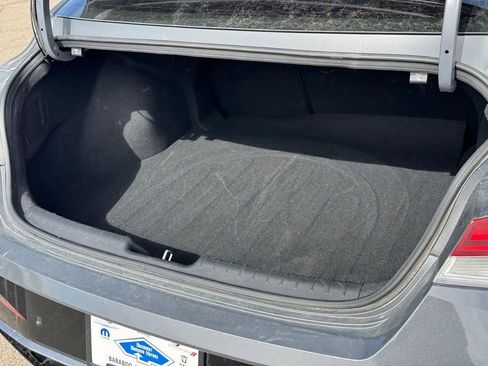 Used 2024 Hyundai Elantra Limited FWD image 5