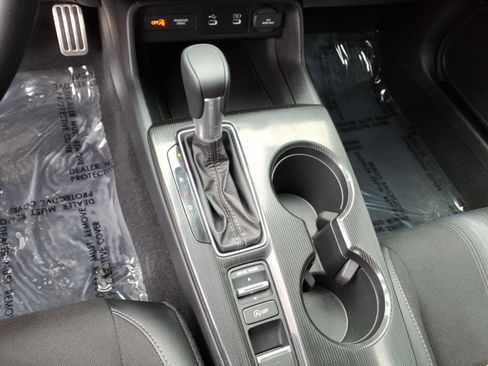 Used 2025 Honda Civic Sport image 14