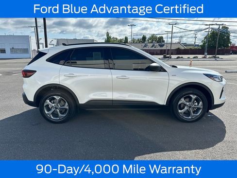 Used 2025 Ford Escape ST-Line w/ Cold Weather Package AWD/4WD image 9