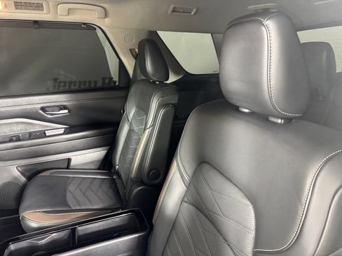 Used 2024 Nissan Pathfinder Platinum FWD image 37