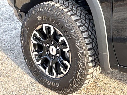 Certified 2025 Chevrolet Silverado 1500 ZR2 image 20