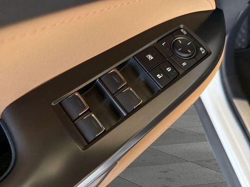 Certified 2025 Lexus NX 250 FWD w/ Accessory Package (Z1) image 9
