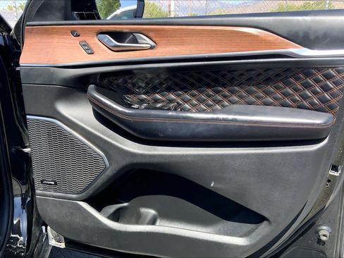 Used 2022 Jeep Grand Cherokee L Summit w/ Luxury Tech Group V image 20