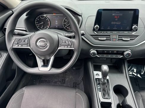 Used 2020 Nissan Altima 2.5 S FWD image 31