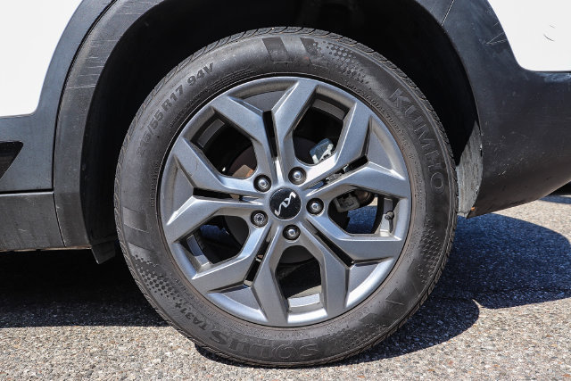 Used 2024 Kia Seltos S FWD image 11