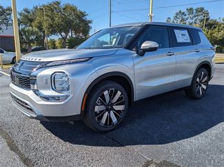 New 2025 Mitsubishi Outlander SE video 2