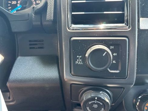 Used 2020 Ford F150 XLT w/ Equipment Group 302A Luxury AWD/4WD image 21