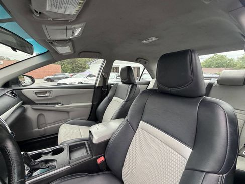 Used 2015 Toyota Camry SE FWD image 13