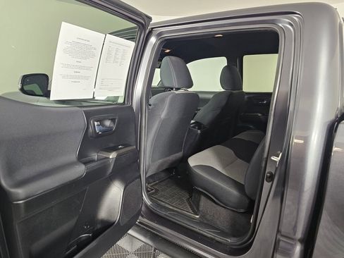 Used 2021 Toyota Tacoma TRD Off-Road image 32