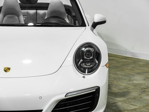 Used 2017 Porsche 911 Carrera image 38
