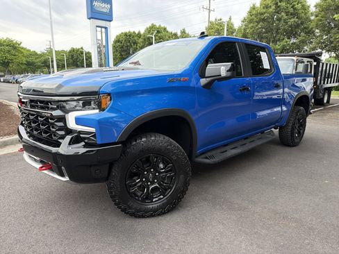 Used 2025 Chevrolet Silverado 1500 ZR2 w/ Technology Package AWD/4WD image 5