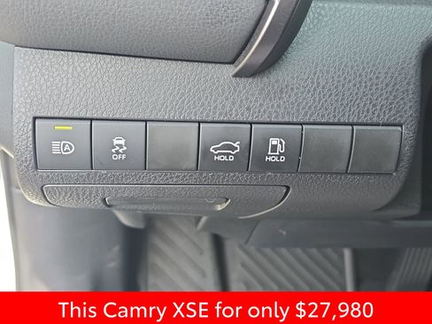 Used 2020 Toyota Camry XSE image 32