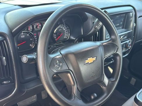Used 2018 Chevrolet Silverado 1500 Custom w/ Custom Value Package AWD/4WD image 21