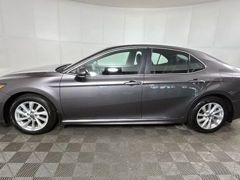 Used 2024 Toyota Camry SE FWD image 6