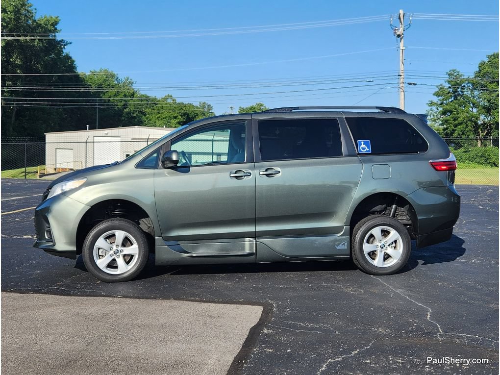 Used 2020 Toyota Sienna LE FWD image 14