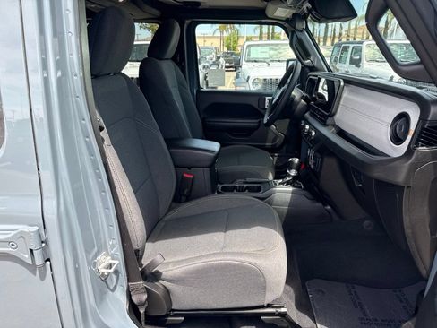 Used 2025 Jeep Wrangler Unlimited Sport AWD/4WD image 24