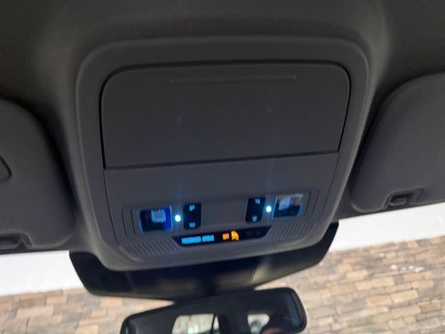Used 2024 Ford Explorer XLT w/ Equipment Group 202A AWD/4WD image 29