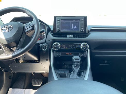 Certified 2022 Toyota RAV4 XLE image 17