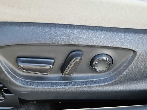 Used 2024 Toyota Camry SE FWD image 17